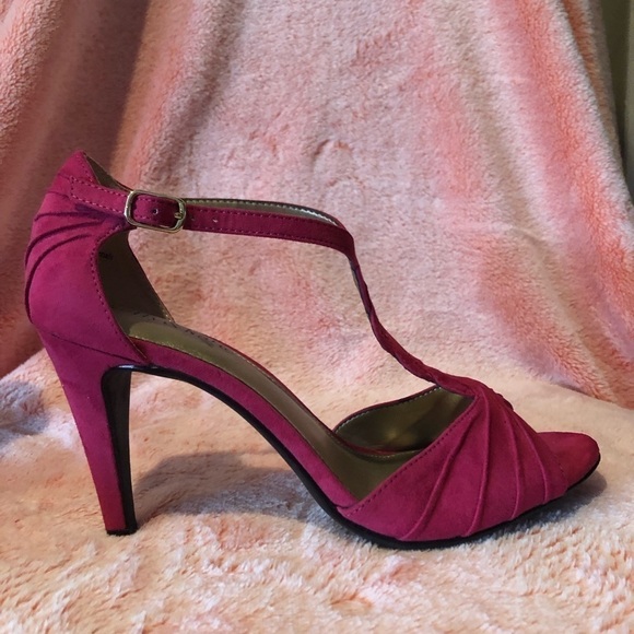 Pink TStrap Heels - Picture 2 of 6